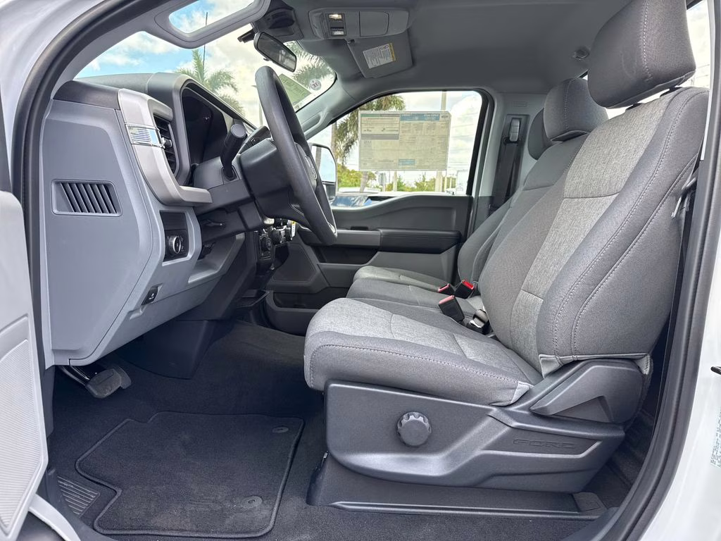 2025 Oxford White Ford Super Duty F-350 SRW STX 4X4 Truck