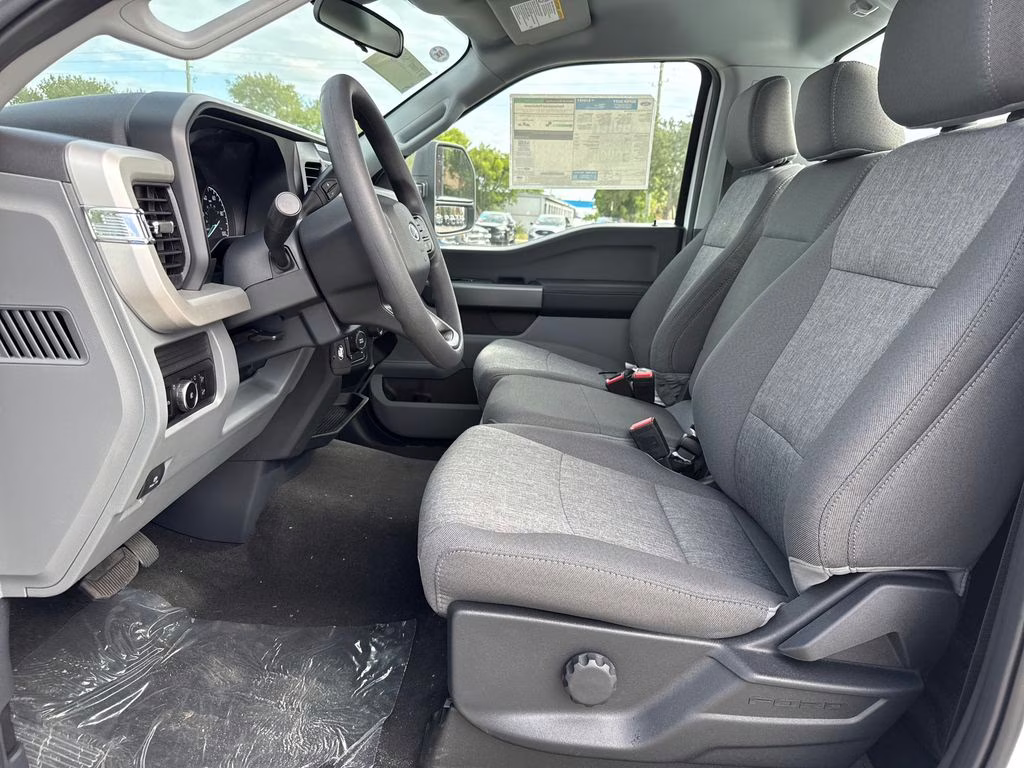 2025 Oxford White Ford Super Duty F-350 SRW STX 4X4 Truck