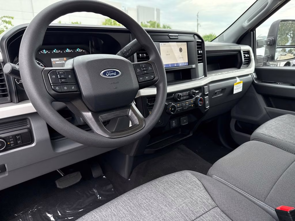 2025 Oxford White Ford Super Duty F-350 SRW STX 4X4 Truck