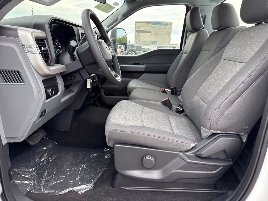 2025 Oxford White Ford Super Duty F-350 SRW STX 4X4 Truck