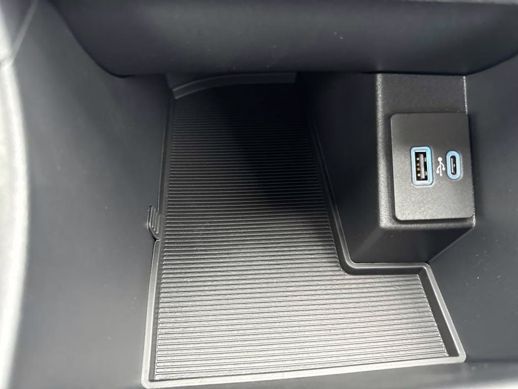 2024 Agate Black Metallic Ford Edge SE AWD SUV