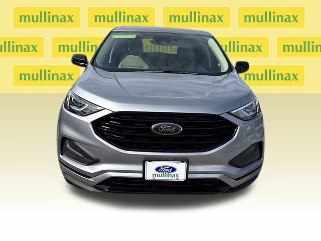 2024 Silver Metallic Ford Edge SE AWD SUV
