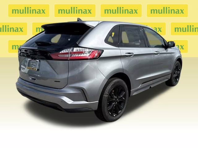 2024 Silver Metallic Ford Edge SE AWD SUV