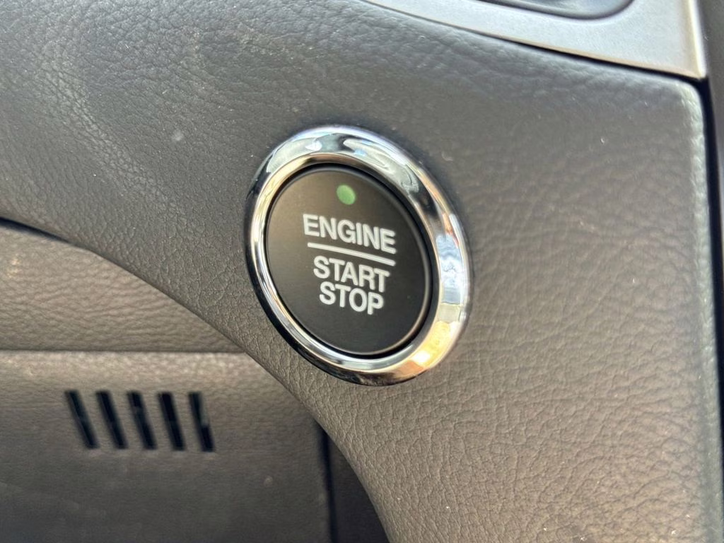 2024 Silver Metallic Ford Edge SE AWD SUV