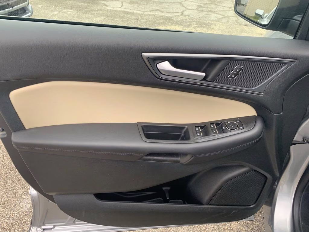 2024 Silver Metallic Ford Edge SE AWD SUV