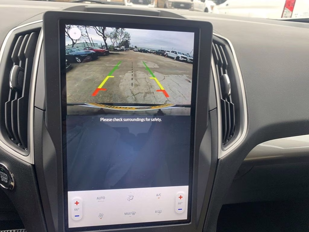 2024 Silver Metallic Ford Edge SE AWD SUV