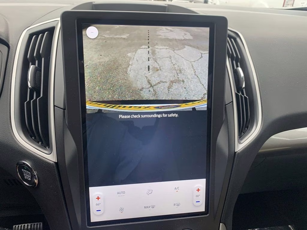 2024 Silver Metallic Ford Edge SE AWD SUV