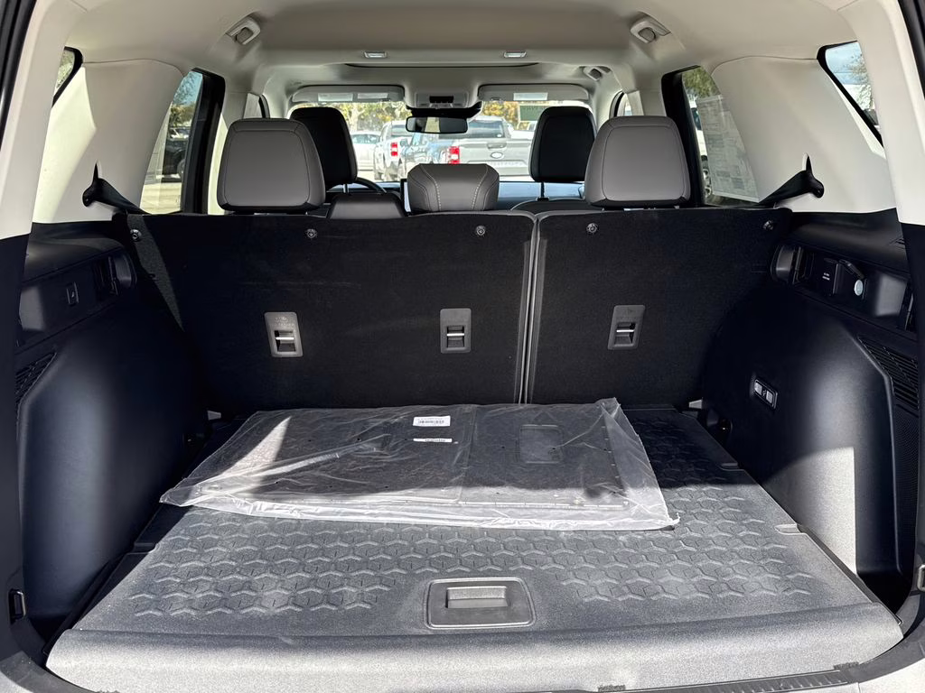 2026 Oxford White Ford Bronco Sport Badlands 4X4 SUV