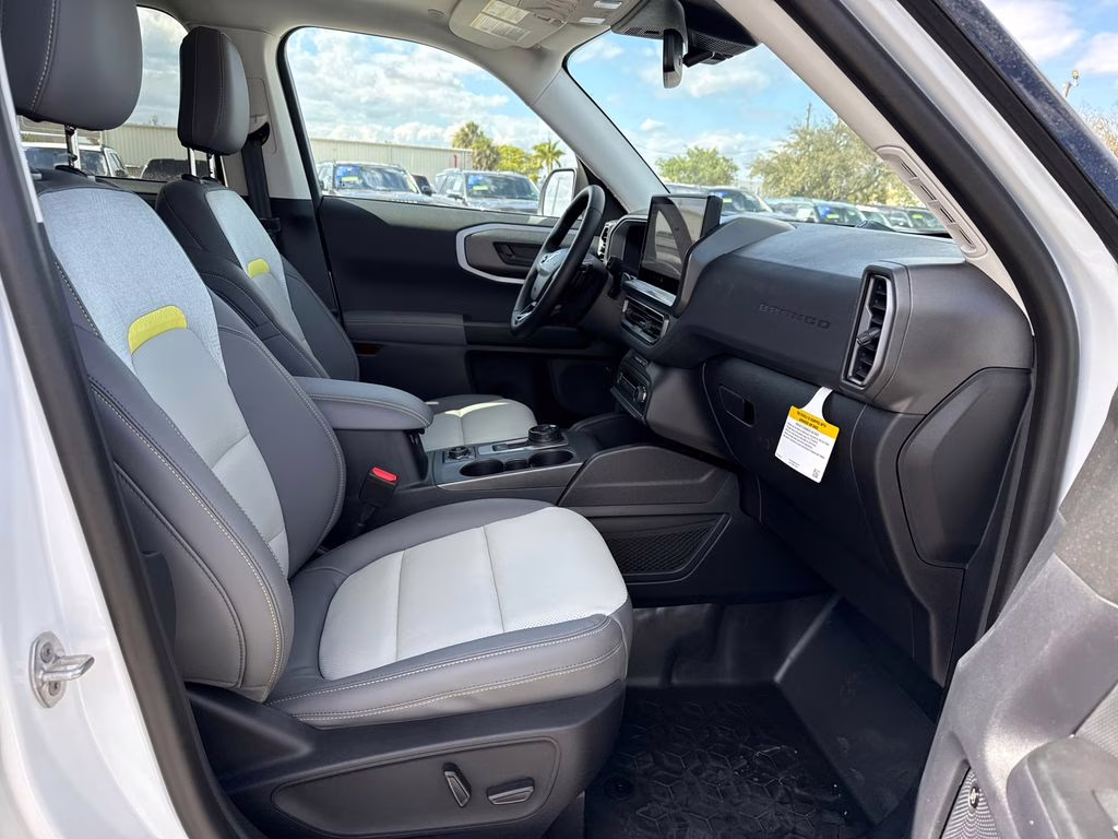 2026 Oxford White Ford Bronco Sport Badlands 4X4 SUV