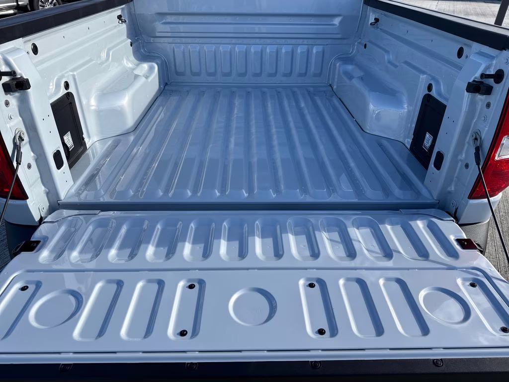 2026 Space White Metallic Ford Maverick XL AWD Truck