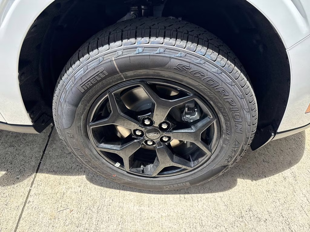 2025 Oxford White Ford Maverick XLT AWD Truck