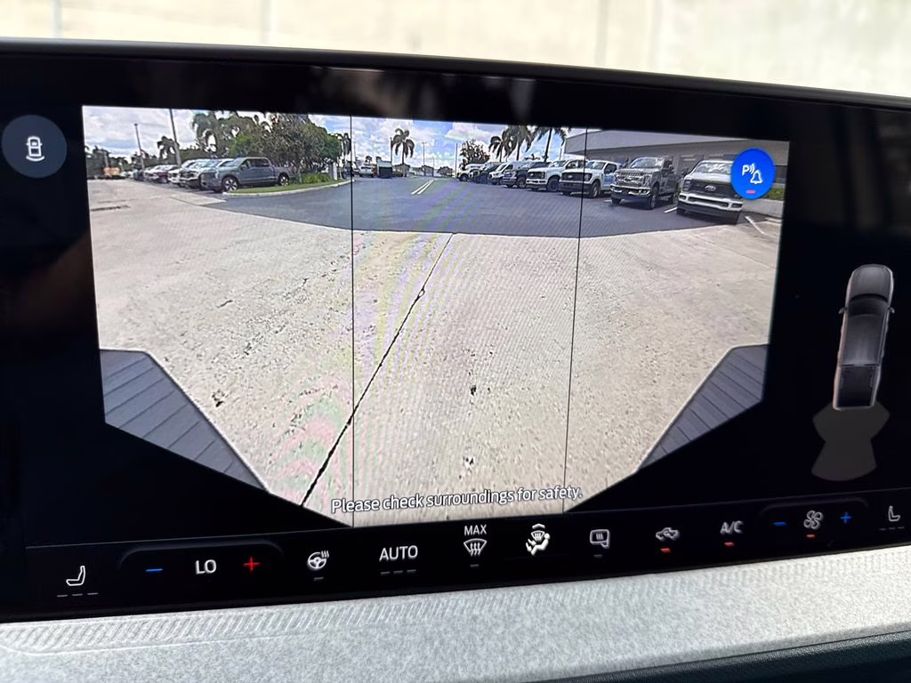 2025 Oxford White Ford Maverick XLT AWD Truck