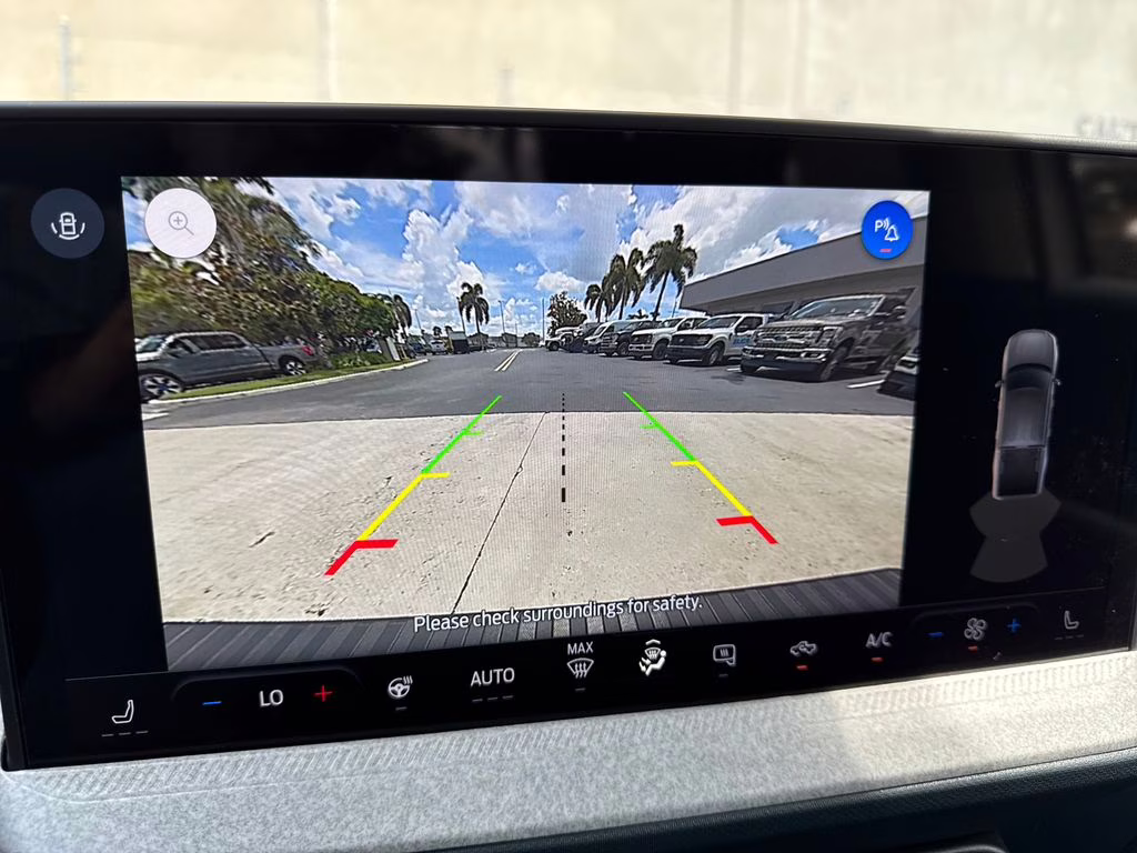 2025 Oxford White Ford Maverick XLT AWD Truck