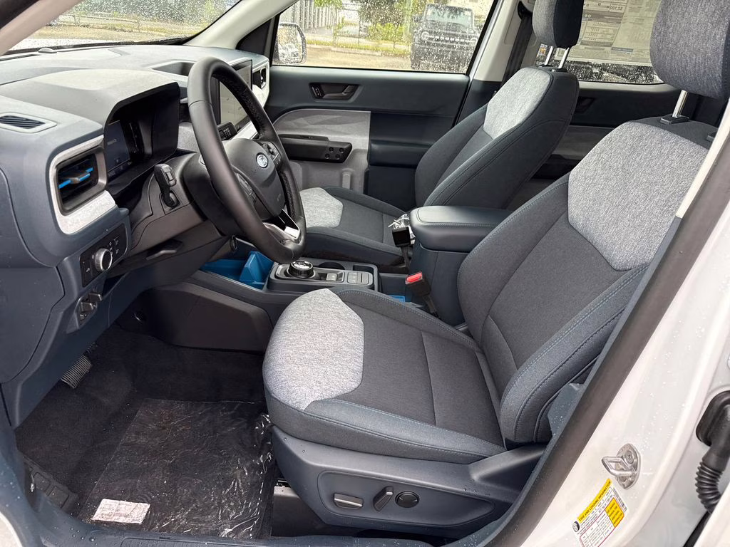 2025 Oxford White Ford Maverick XLT AWD Truck