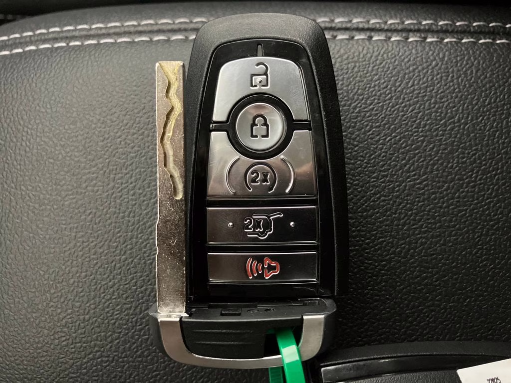 2026 Star White Metallic Tri-Coat Ford Escape Plug-In Hybrid Base FWD SUV