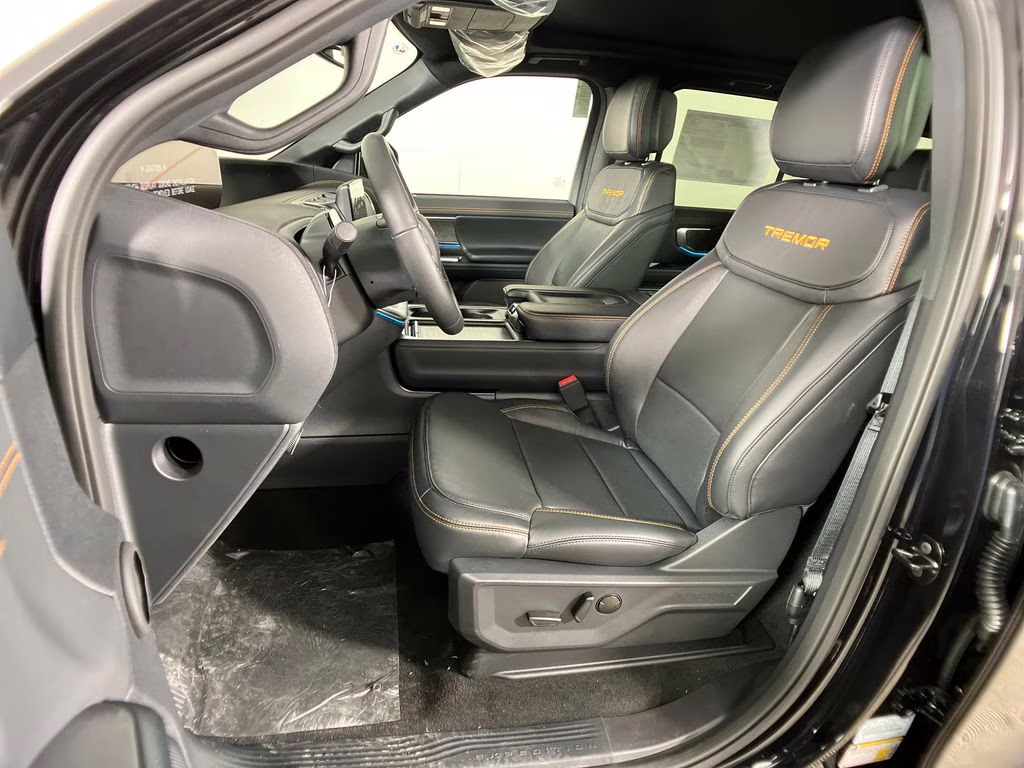 2026 Agate Black Metallic Ford Expedition Tremor 4X4 SUV