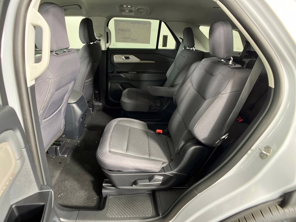 2026 Space White Metallic Ford Explorer Active RWD SUV