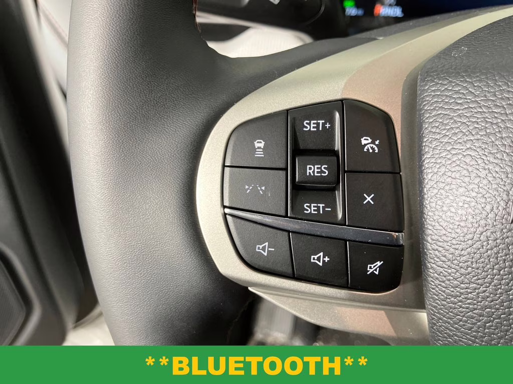 2026 Star White Metallic Tri-Coat Ford Explorer Active RWD SUV