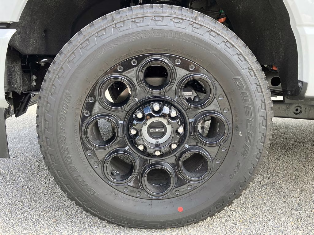 2026 Avalanche Ford Super Duty F-250 SRW Lariat 4X4 Truck