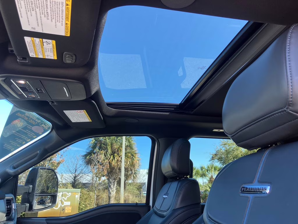 2025 Star White Metallic Tri-Coat Ford Super Duty F-450 DRW Platinum 4X4 Truck