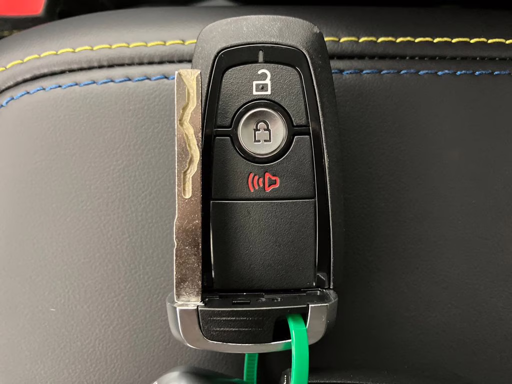 2026 Carbonized Gray Metallic Ford Maverick Lobo Standard AWD Truck