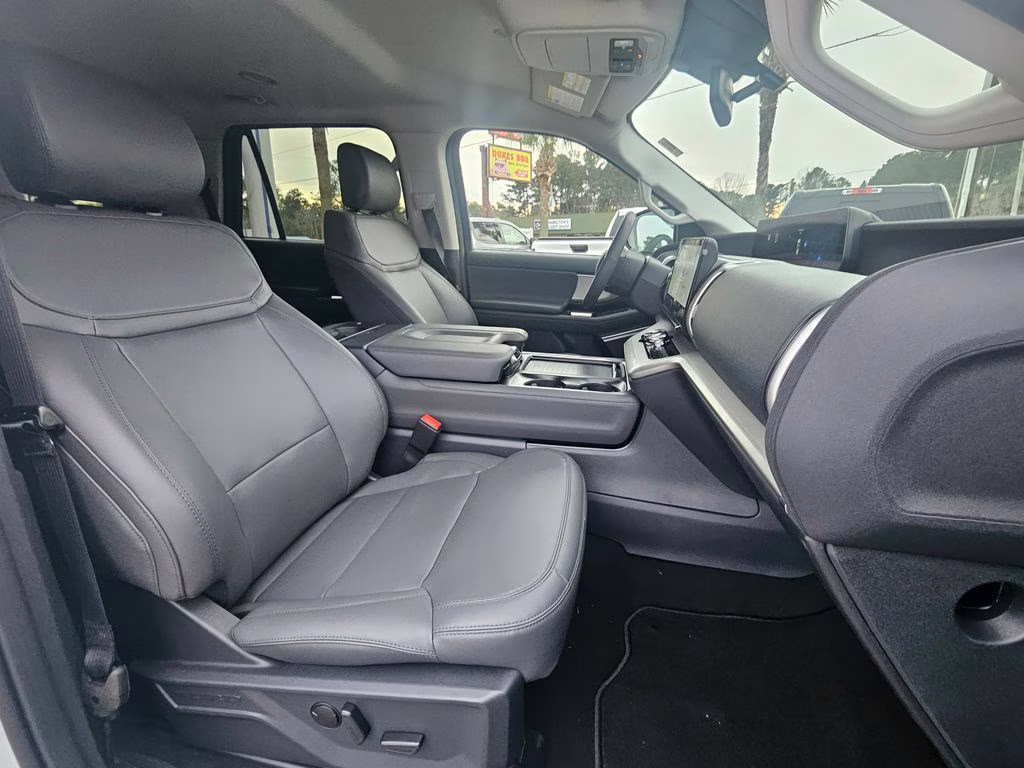 2026 Space Silver Metallic Ford Expedition Active RWD SUV