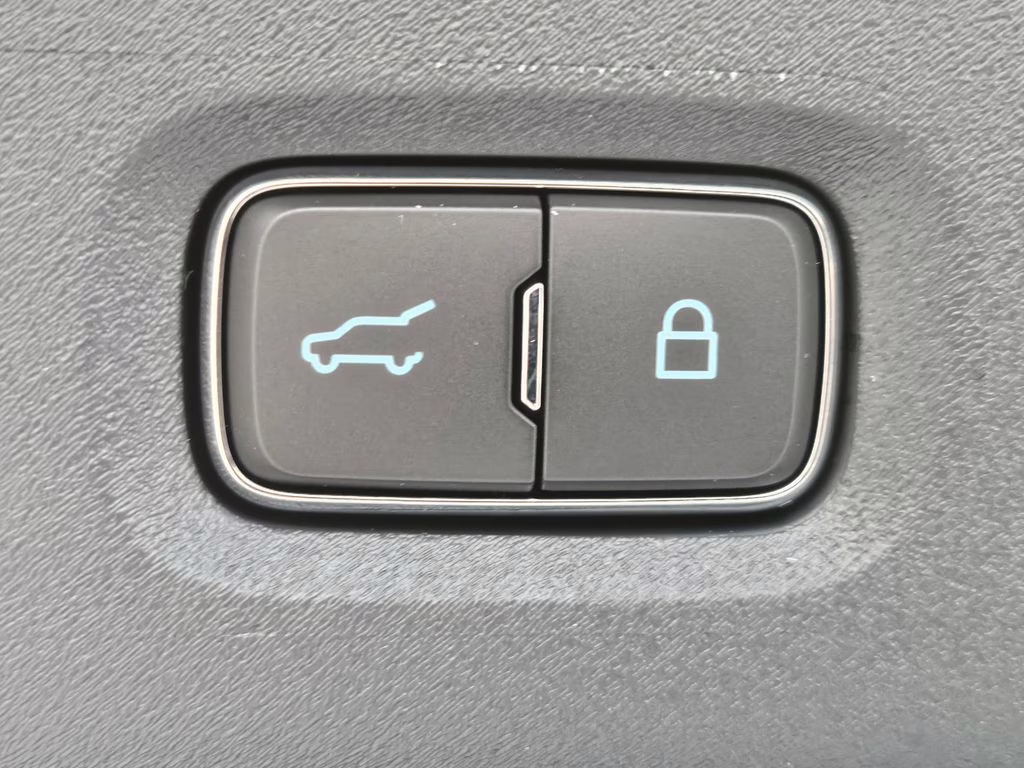 2026 Space Silver Metallic Ford Expedition Active RWD SUV