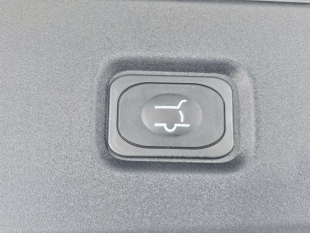 2026 Space Silver Metallic Ford Expedition Active RWD SUV