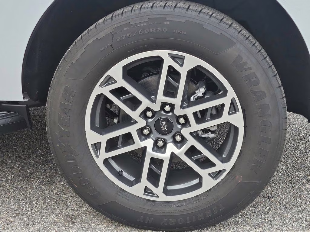 2026 Space Silver Metallic Ford Expedition Active RWD SUV