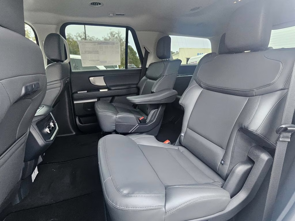 2026 Space Silver Metallic Ford Expedition Active RWD SUV