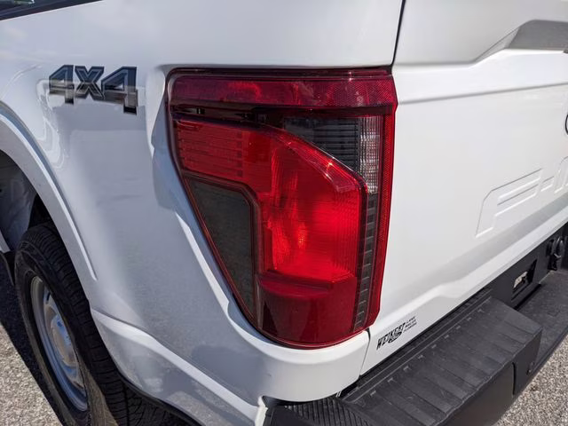 2026 Oxford White Ford F-150 XL 4X4 Truck