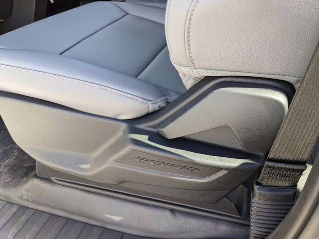 2026 Oxford White Ford F-150 XL 4X4 Truck