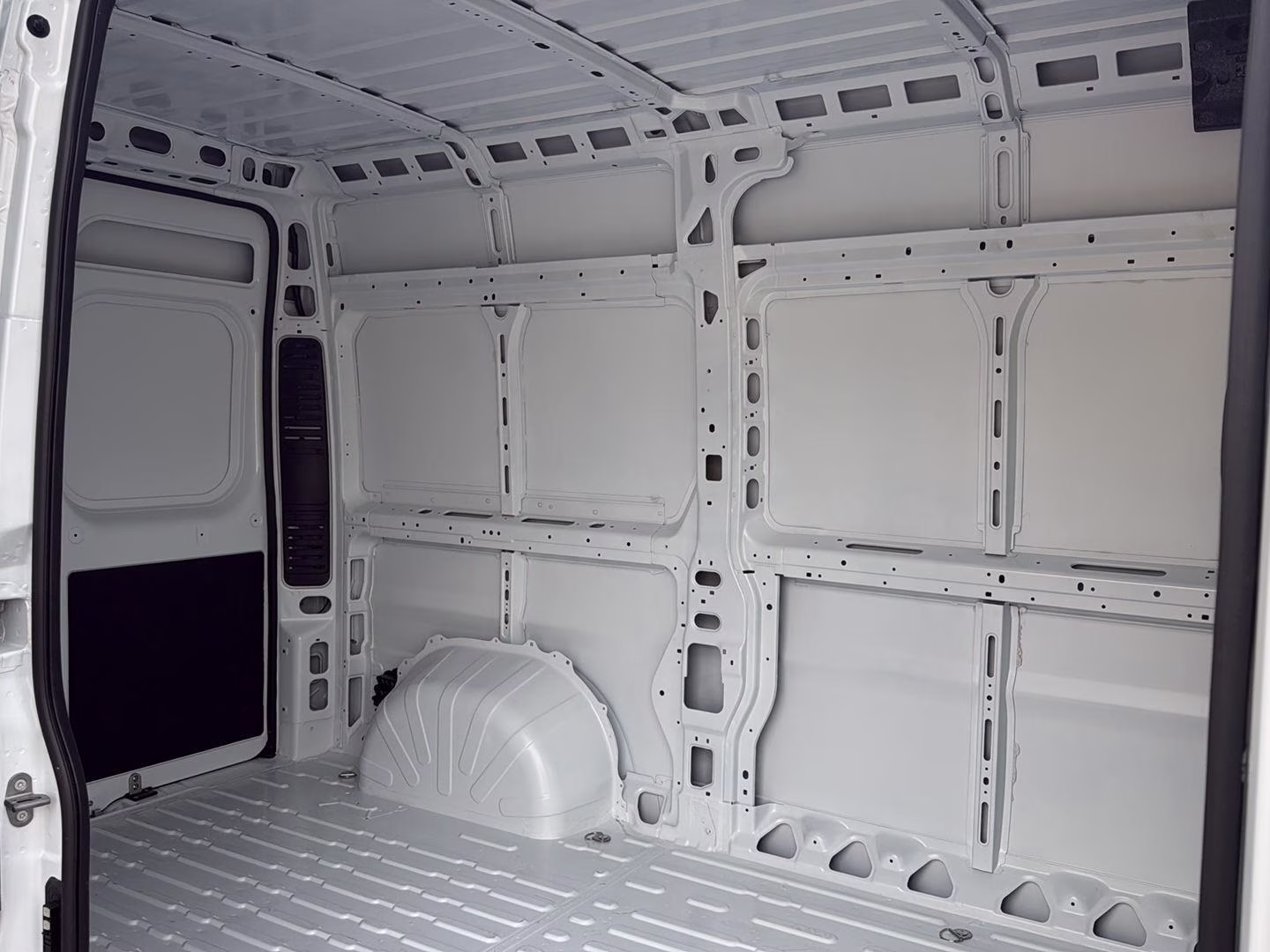2026 Bright White Clearcoat Ram Promaster 2500 Tradesman FWD Van