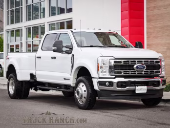 2024 Oxford White Ford Super Duty F-450 DRW XLT 4X4 Truck