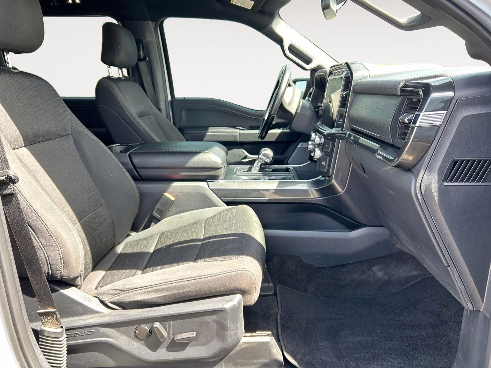 2022 Space White Ford F-150 XLT 4X4 Truck