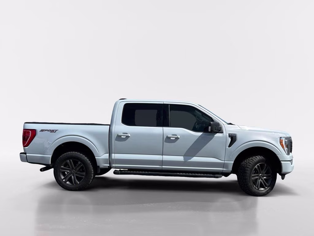2022 White Ford F-150 XLT 4X4 Truck