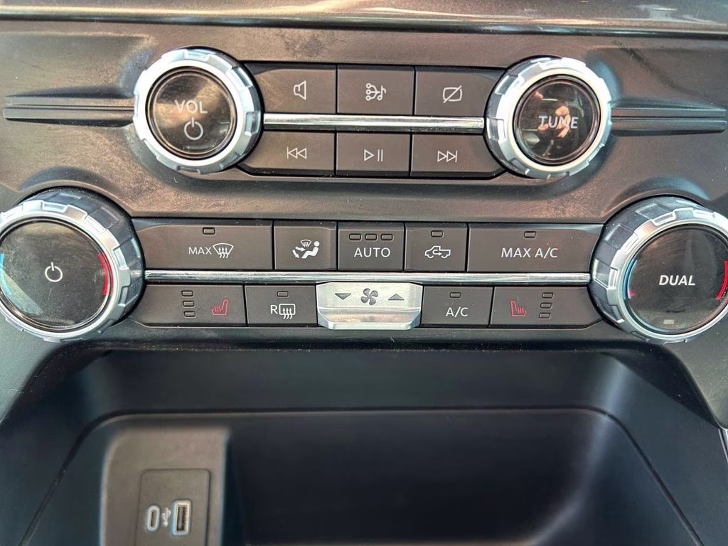 2022 White Ford F-150 XLT 4X4 Truck