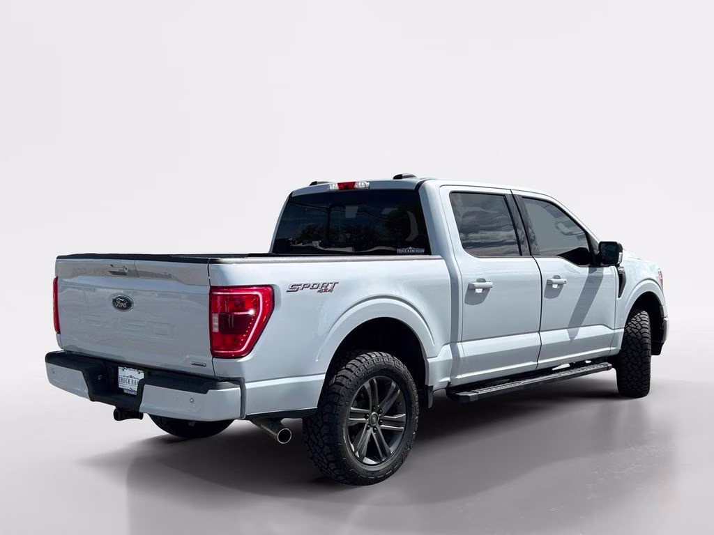 2022 White Ford F-150 XLT 4X4 Truck
