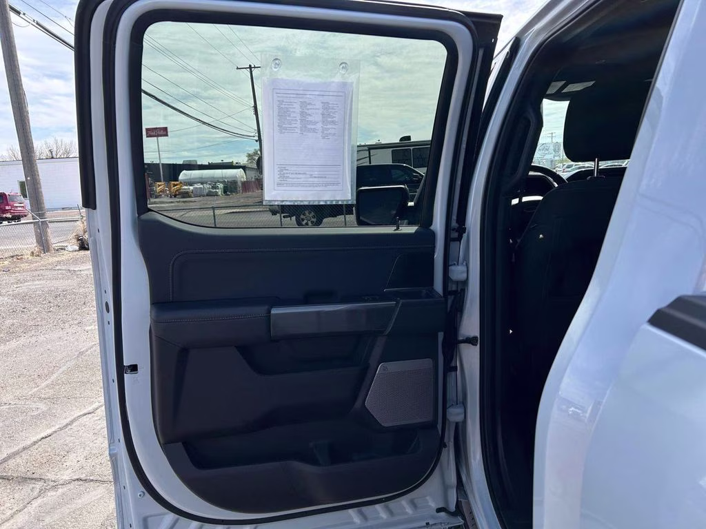 2022 White Ford F-150 XLT 4X4 Truck