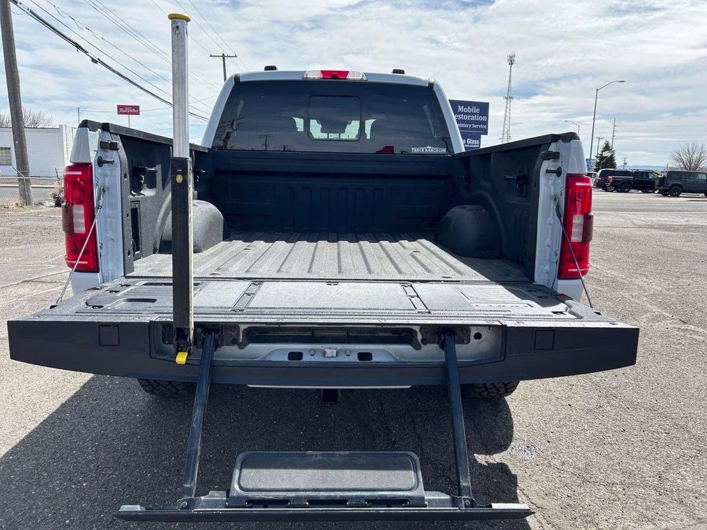 2022 White Ford F-150 XLT 4X4 Truck