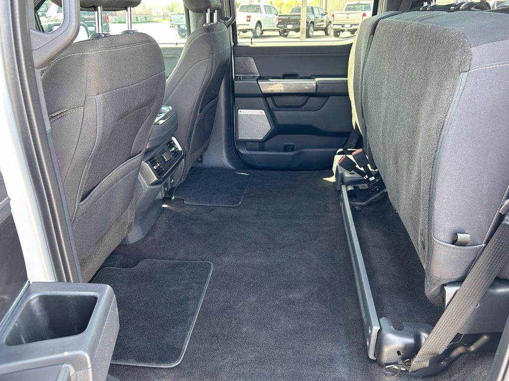 2022 White Ford F-150 XLT 4X4 Truck