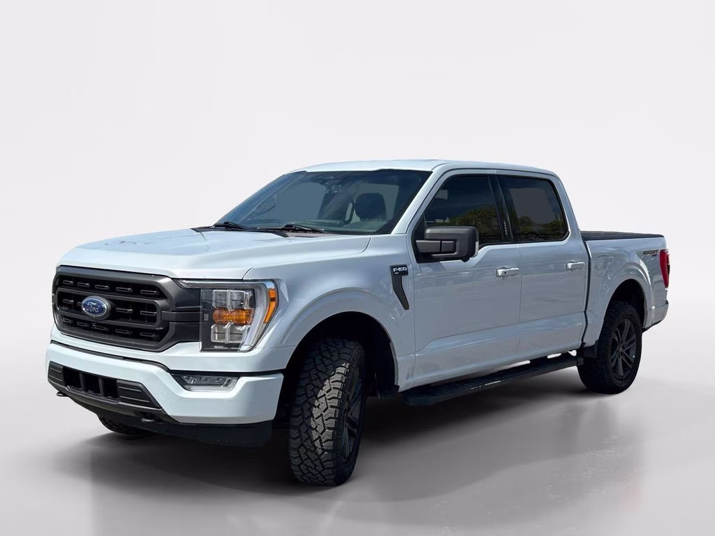 2022 White Ford F-150 XLT 4X4 Truck