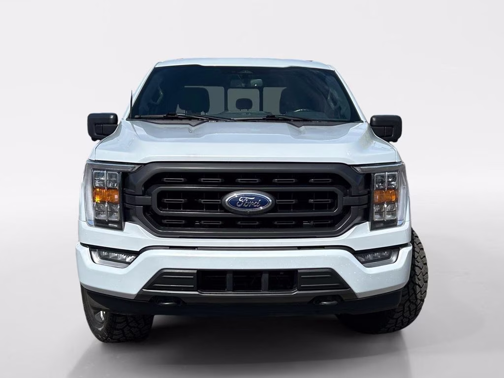2022 White Ford F-150 XLT 4X4 Truck