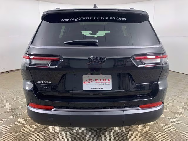 2026 Diamond Black Crystal Pearlcoat Jeep Grand Cherokee L Limited 4X4 SUV