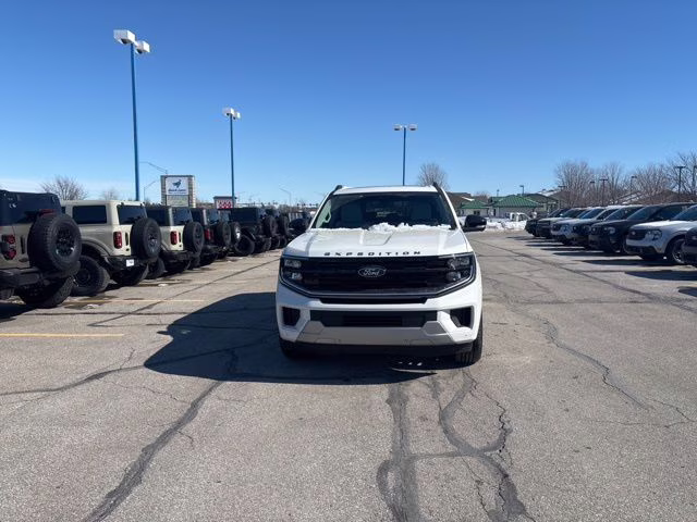 2026 Star White Metallic Tri-Coat Ford Expedition Max Platinum 4X4 SUV