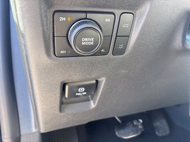 2026 Star White Metallic Tri-Coat Ford Expedition Max Platinum 4X4 SUV