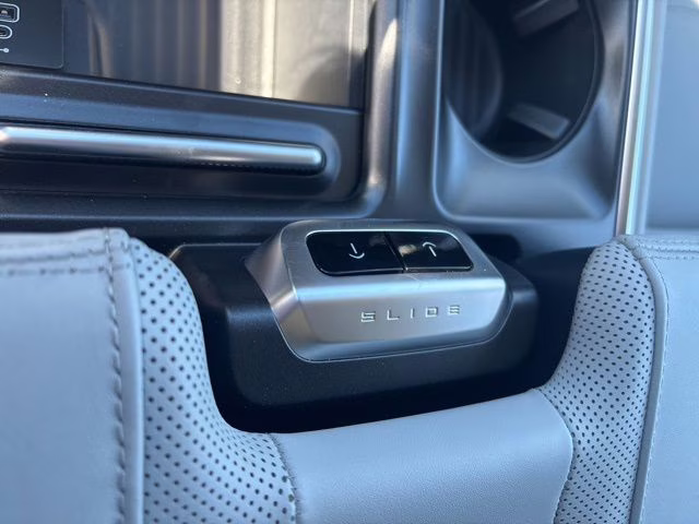 2026 Star White Metallic Tri-Coat Ford Expedition Max Platinum 4X4 SUV