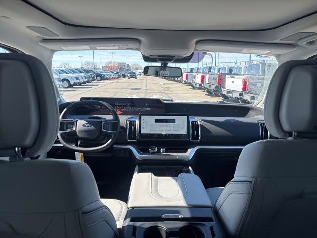 2026 Star White Metallic Tri-Coat Ford Expedition Max Platinum 4X4 SUV