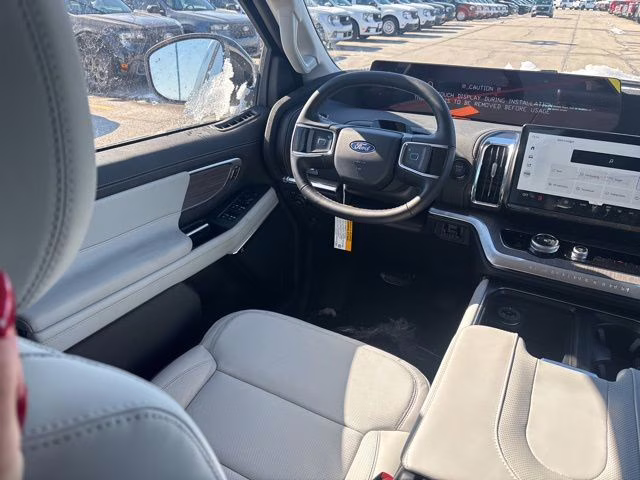 2026 Star White Metallic Tri-Coat Ford Expedition Max Platinum 4X4 SUV