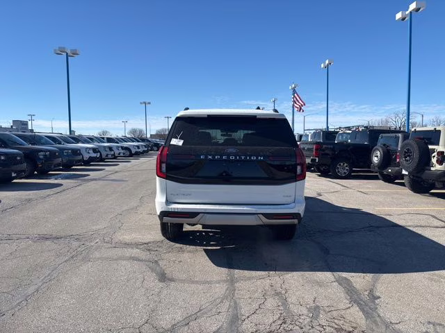 2026 Star White Metallic Tri-Coat Ford Expedition Max Platinum 4X4 SUV